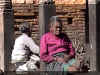 womenweavers2.jpg (170960 bytes)